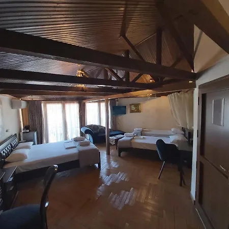 Ξενοδοχείο Aeolic Star 2*