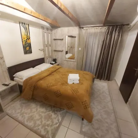 Aeolic Star מלון 2*