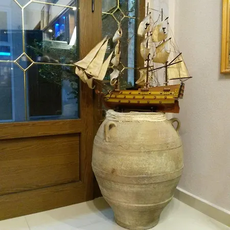 Aeolic Star מלון