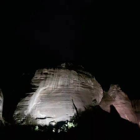 Aeolic Star מלון